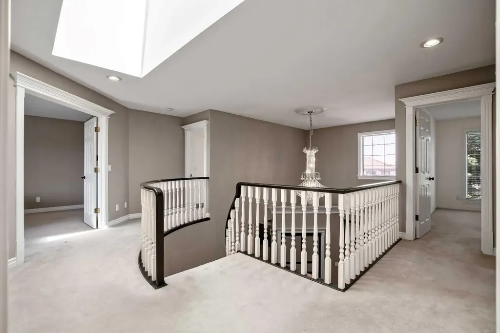 59 Signature Heights SW Calgary AB T3H 3C1