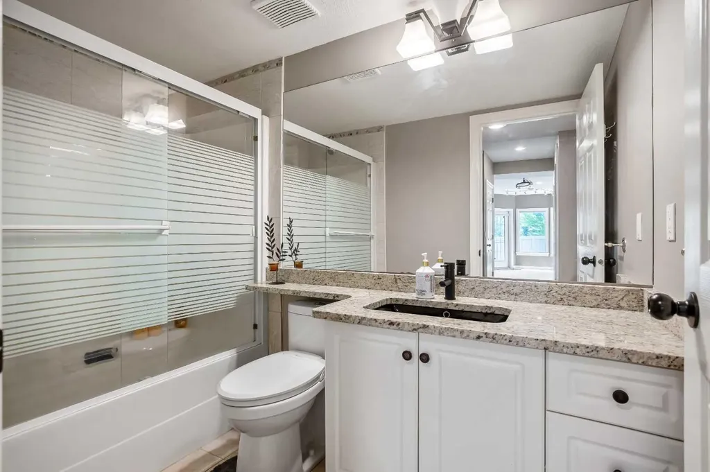 59 Signature Heights SW Calgary AB T3H 3C1