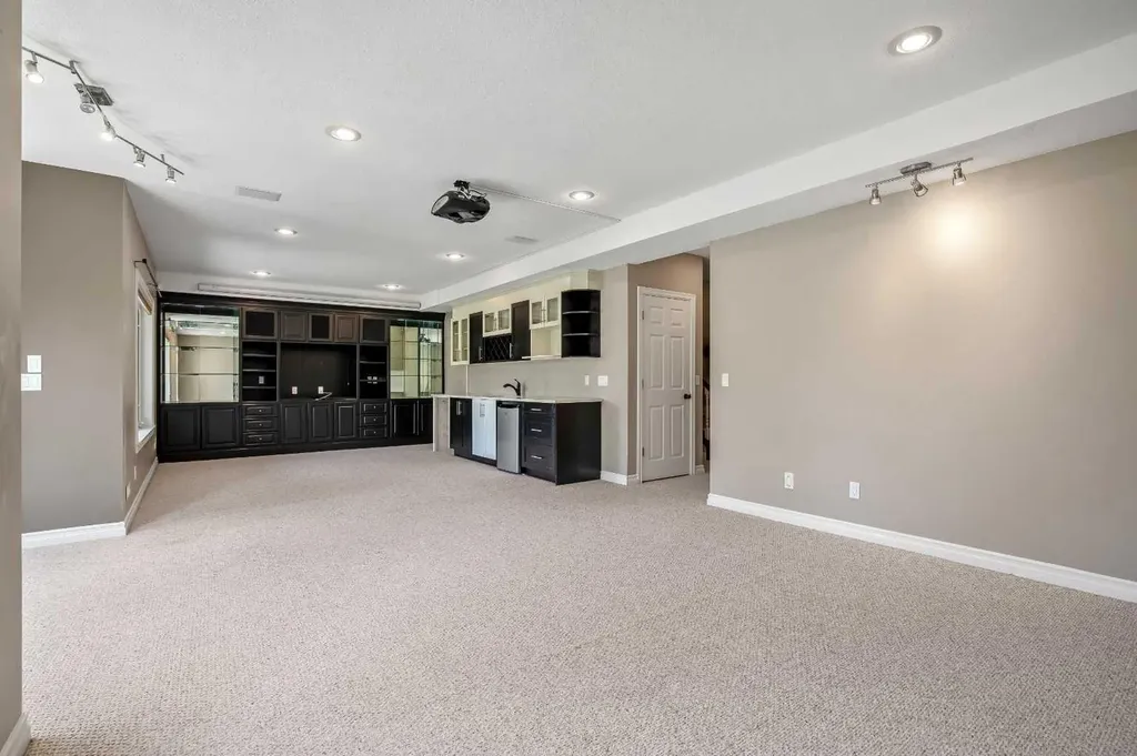 59 Signature Heights SW Calgary AB T3H 3C1