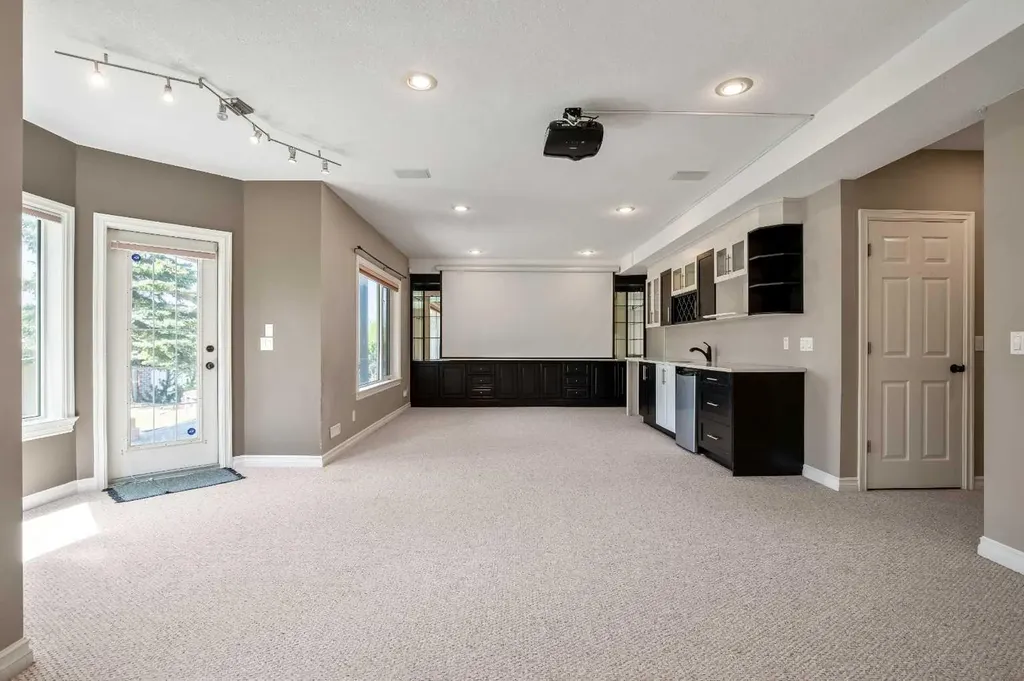 59 Signature Heights SW Calgary AB T3H 3C1