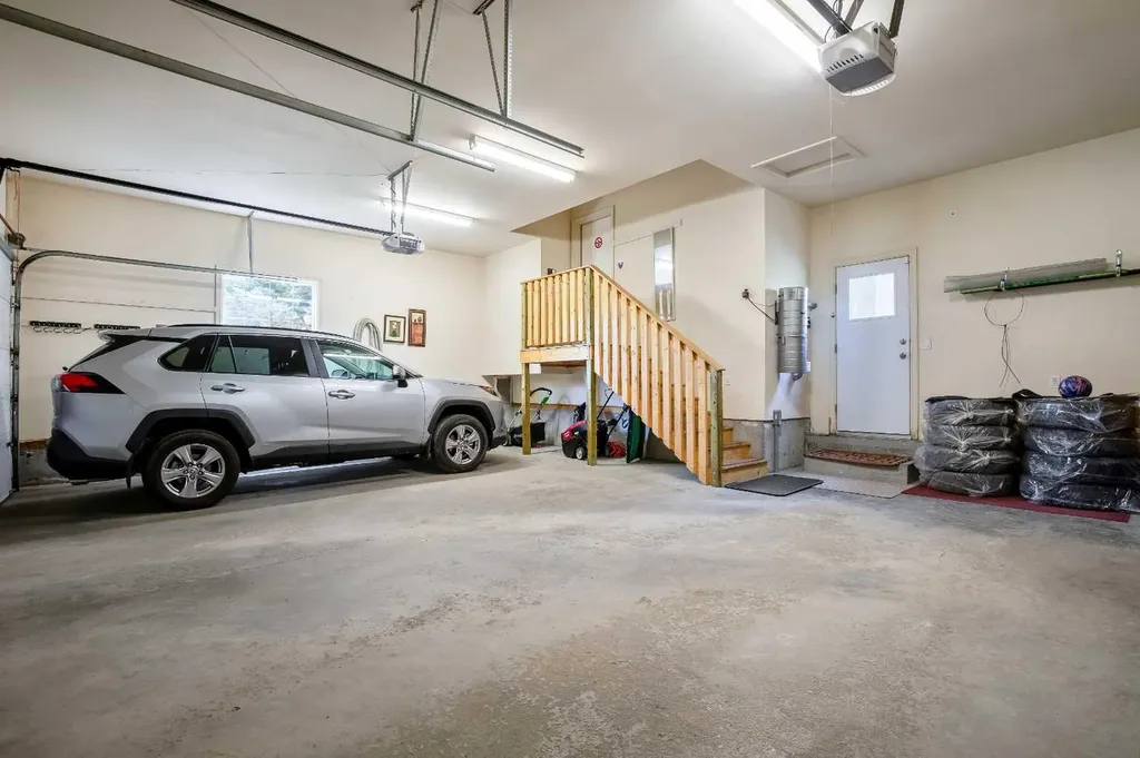 59 Signature Heights SW Calgary AB T3H 3C1