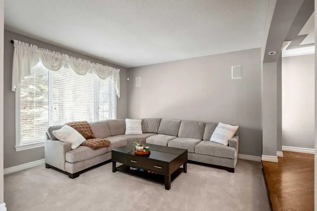 59 Signature Heights SW Calgary AB T3H 3C1
