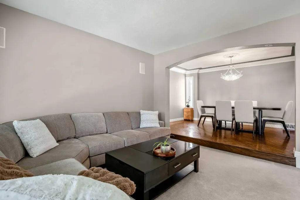59 Signature Heights SW Calgary AB T3H 3C1