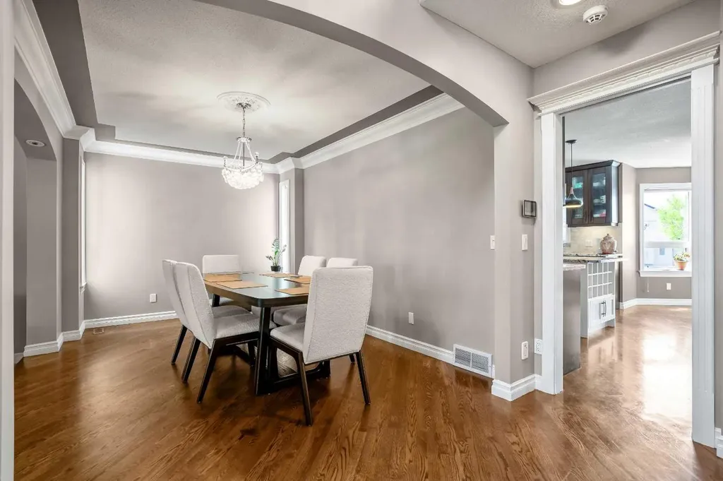 59 Signature Heights SW Calgary AB T3H 3C1