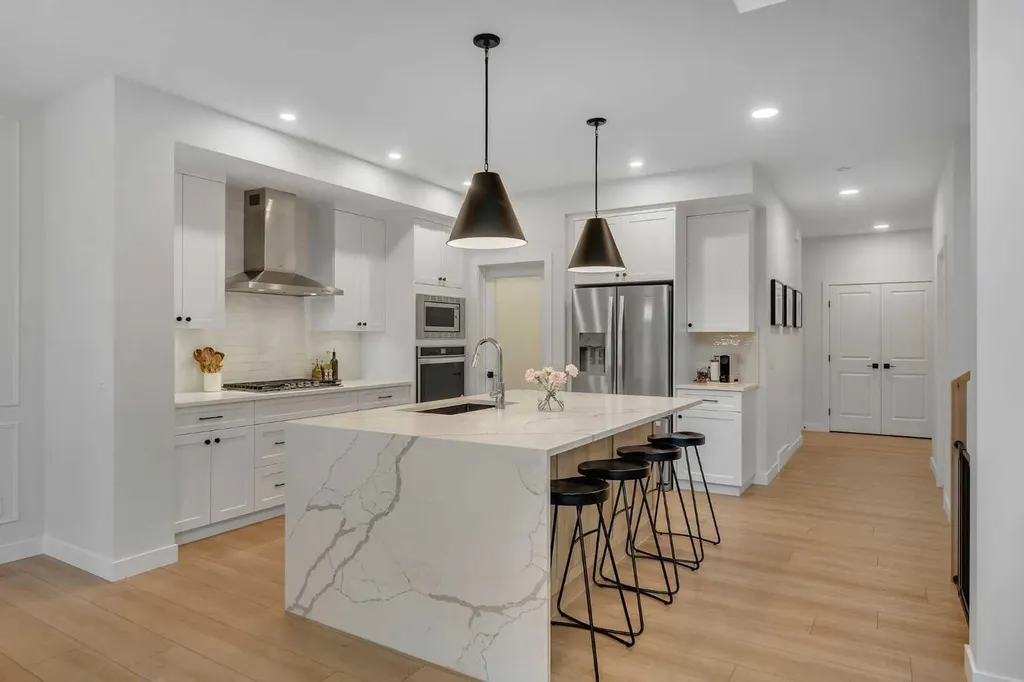 121 Amblehurst Green NW Calgary AB T3P 1W8