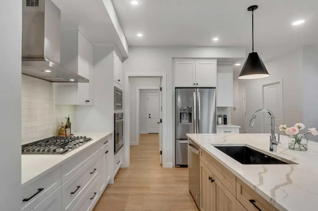 121 Amblehurst Green NW Calgary AB T3P 1W8