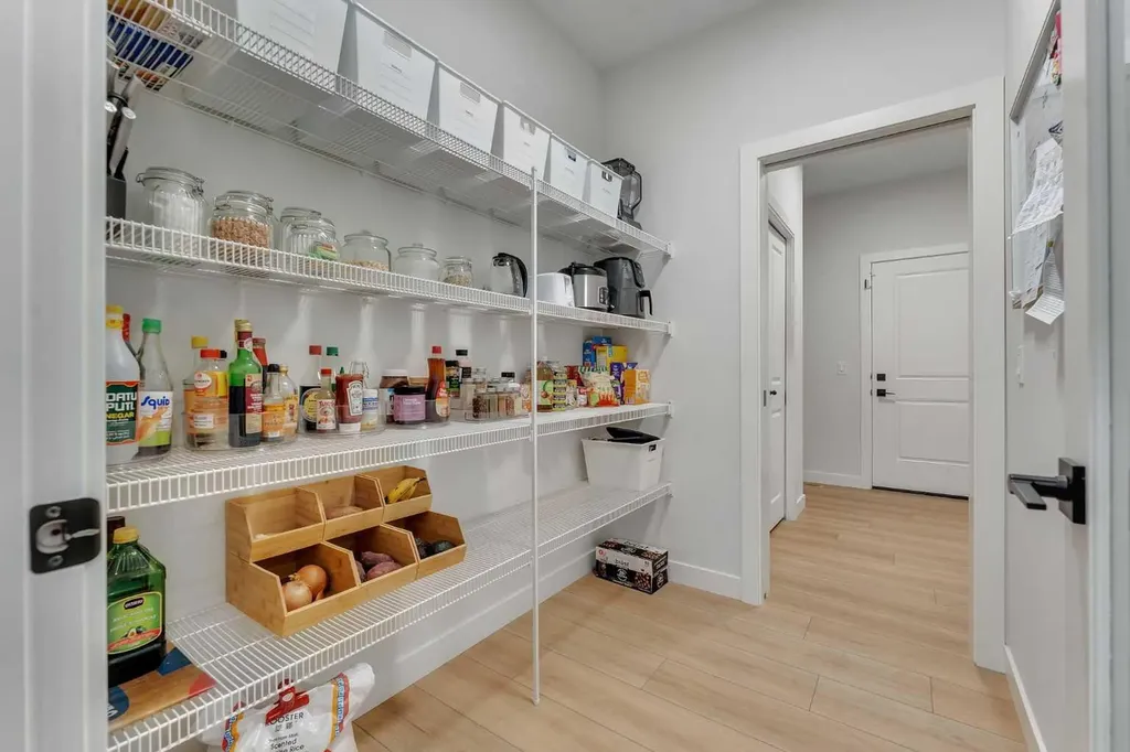 121 Amblehurst Green NW Calgary AB T3P 1W8