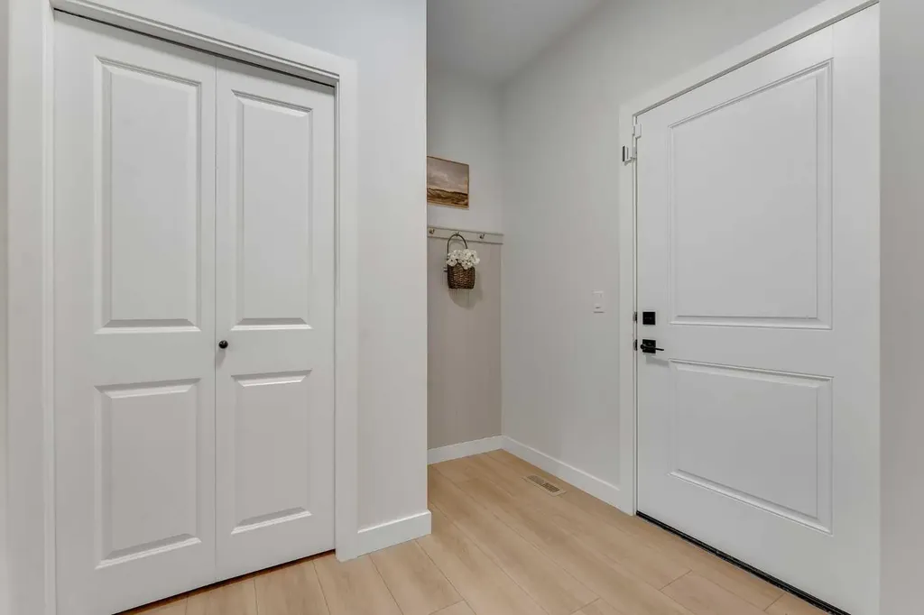 121 Amblehurst Green NW Calgary AB T3P 1W8