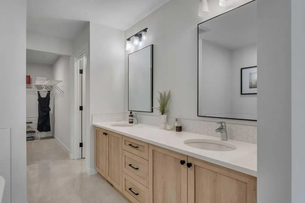 121 Amblehurst Green NW Calgary AB T3P 1W8