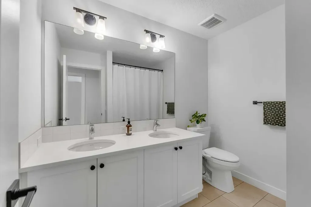 121 Amblehurst Green NW Calgary AB T3P 1W8