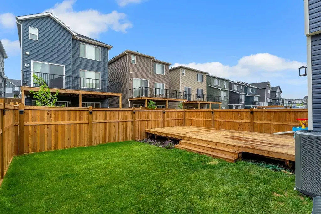 121 Amblehurst Green NW Calgary AB T3P 1W8