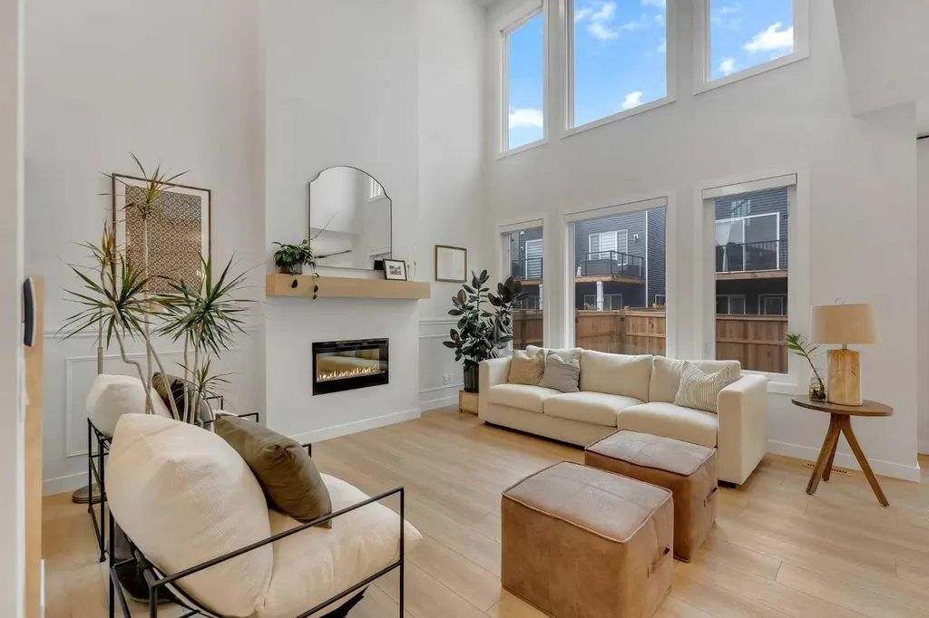 121 Amblehurst Green NW Calgary AB T3P 1W8