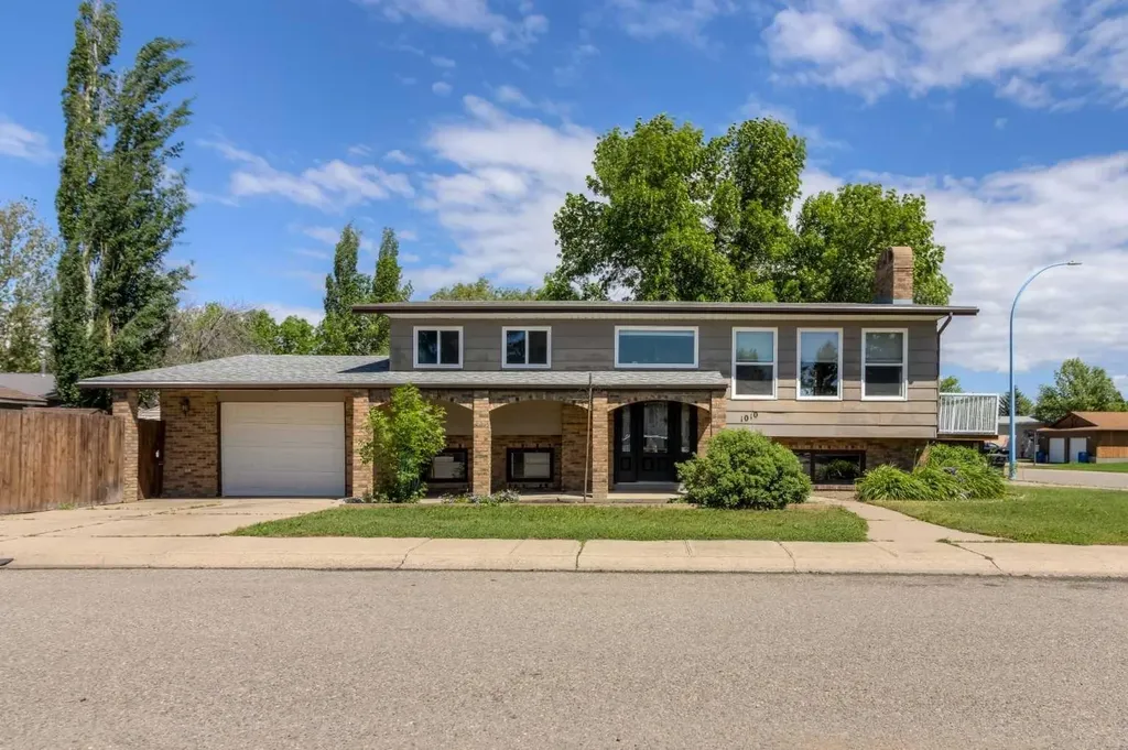1010 22 Avenue Coaldale AB T1M 1B6