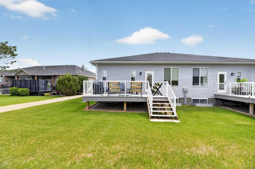 66 Stenlea Gate Carstairs AB T0M0N0