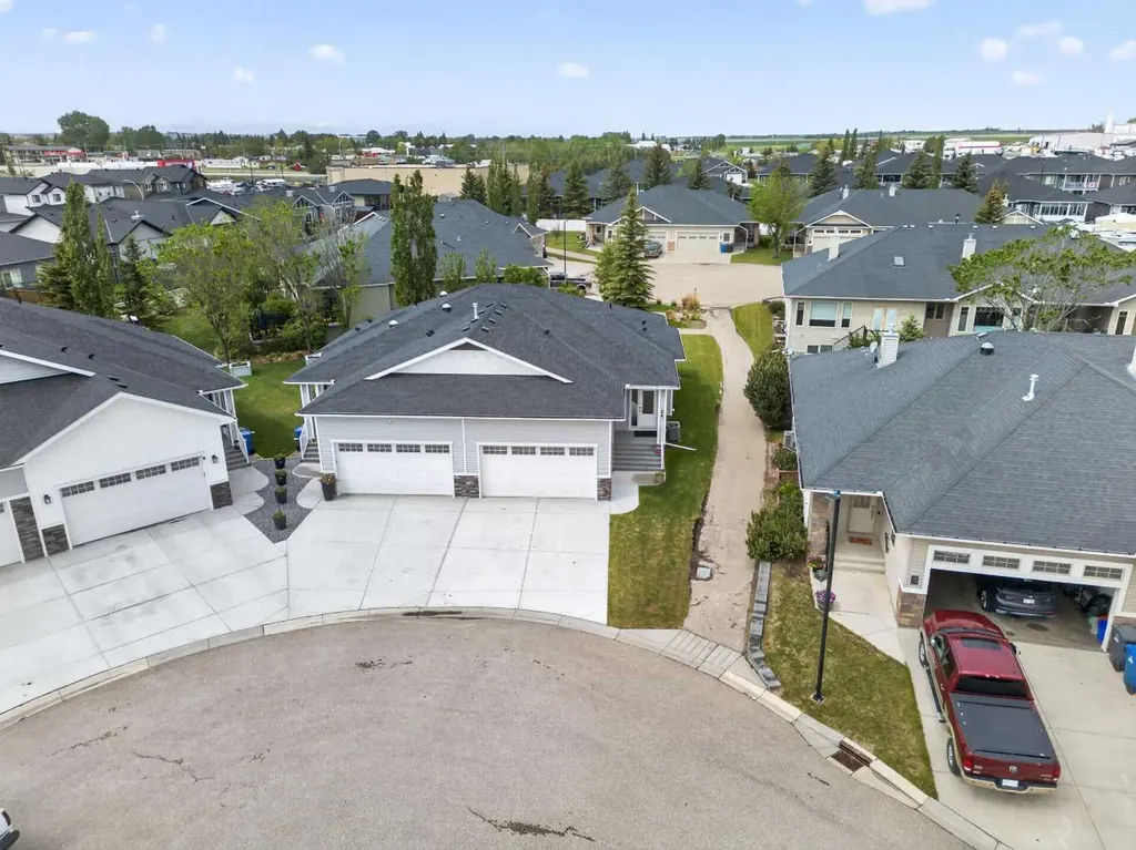 66 Stenlea Gate Carstairs AB T0M0N0