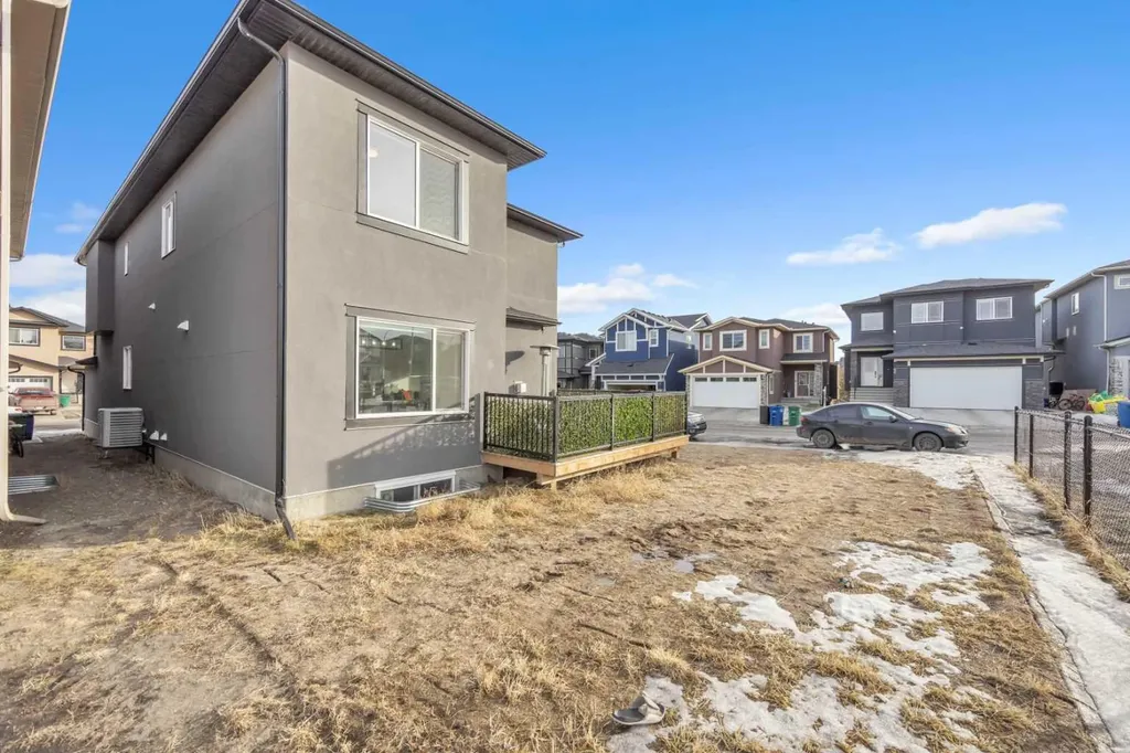 97 Baysprings Gardens SW Airdrie AB T4B 5C6