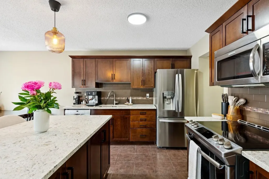 943 Windsong Drive SW Airdrie AB T4B 0N5