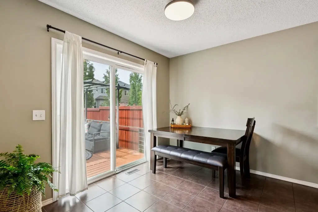 943 Windsong Drive SW Airdrie AB T4B 0N5