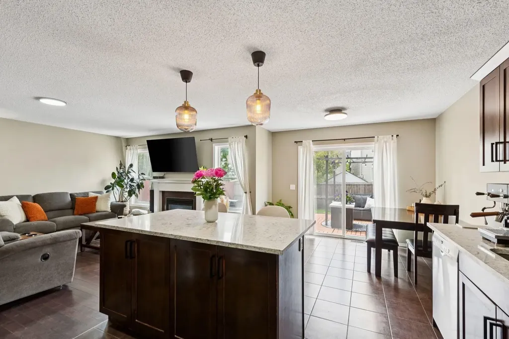 943 Windsong Drive SW Airdrie AB T4B 0N5