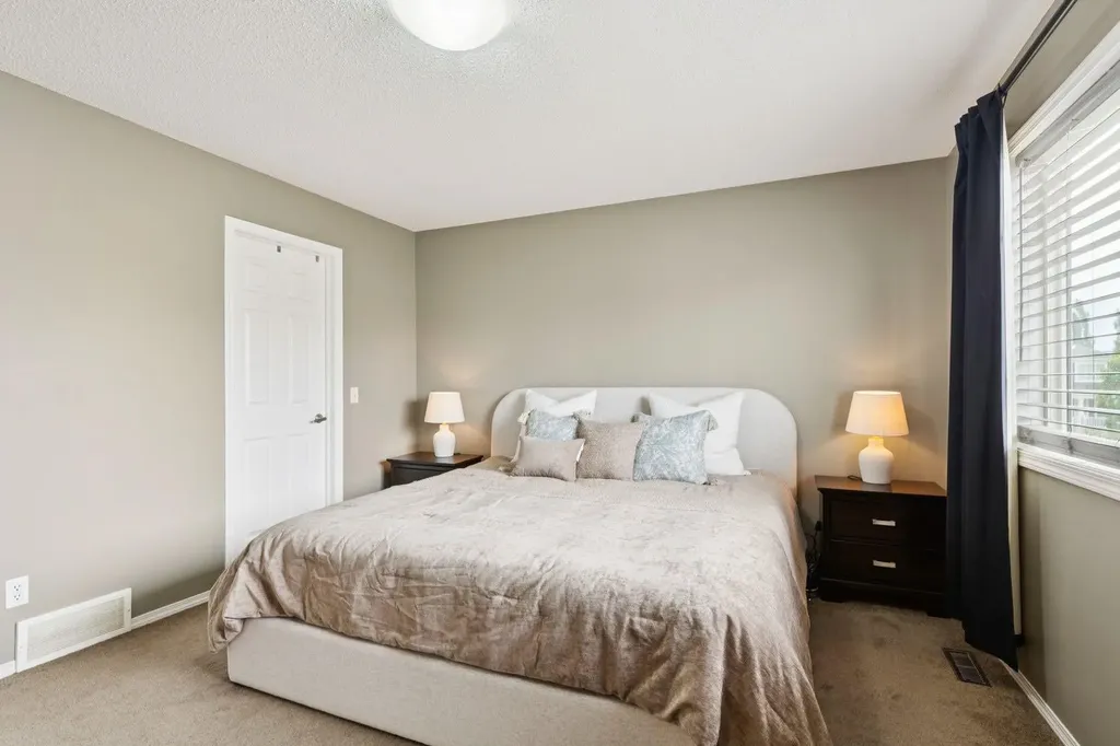 943 Windsong Drive SW Airdrie AB T4B 0N5