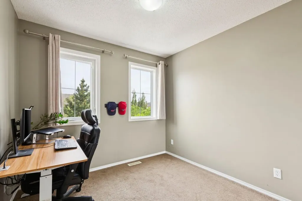 943 Windsong Drive SW Airdrie AB T4B 0N5