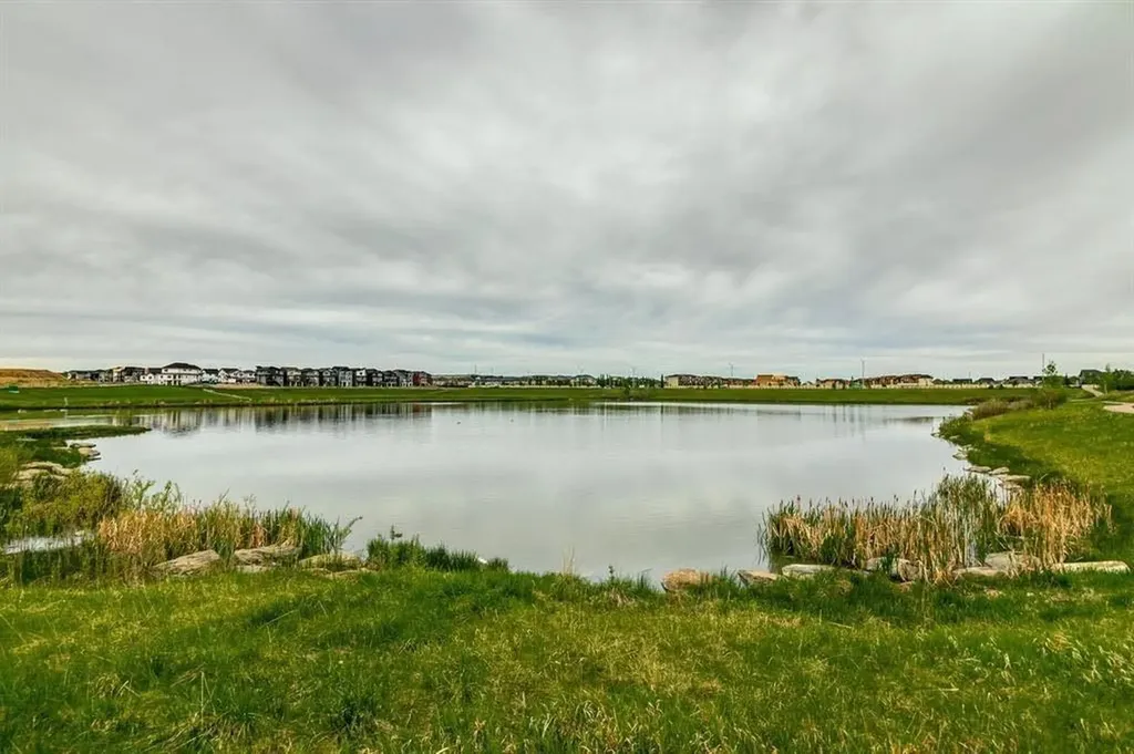 943 Windsong Drive SW Airdrie AB T4B 0N5