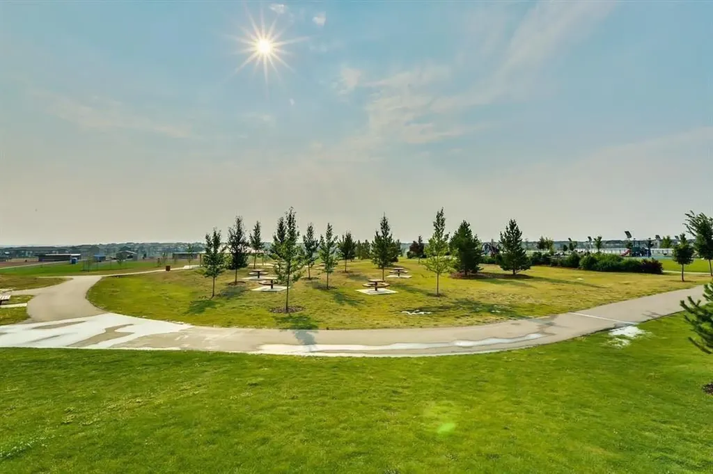 943 Windsong Drive SW Airdrie AB T4B 0N5