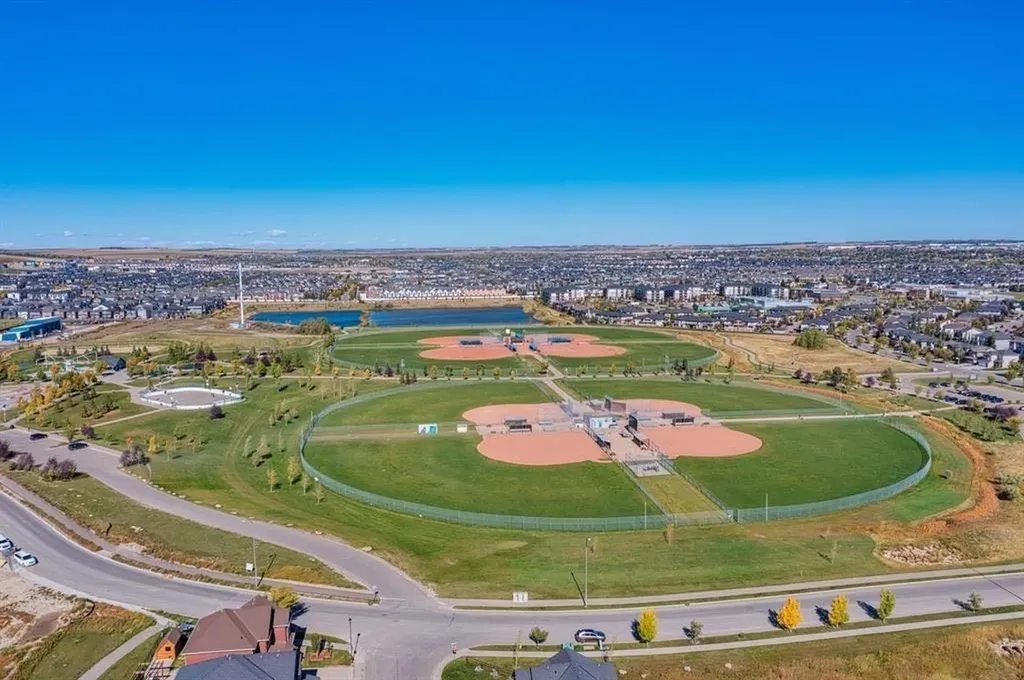 943 Windsong Drive SW Airdrie AB T4B 0N5