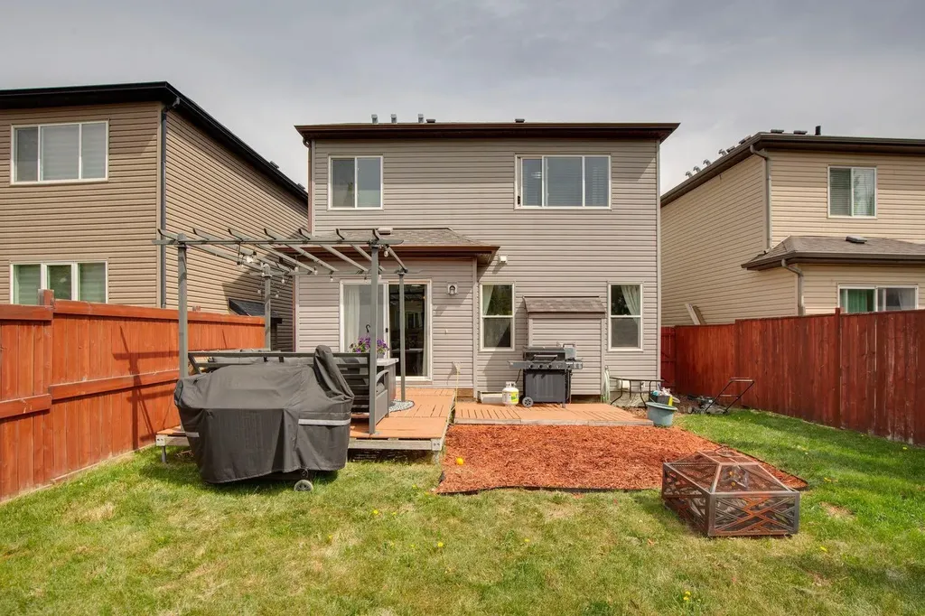 943 Windsong Drive SW Airdrie AB T4B 0N5