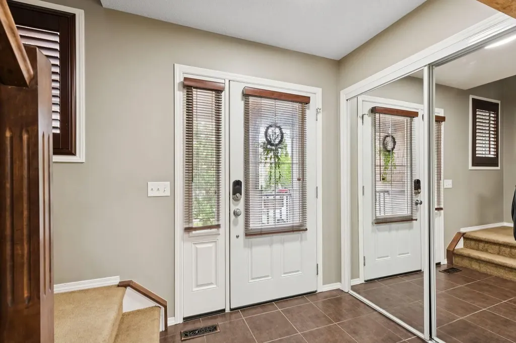 943 Windsong Drive SW Airdrie AB T4B 0N5