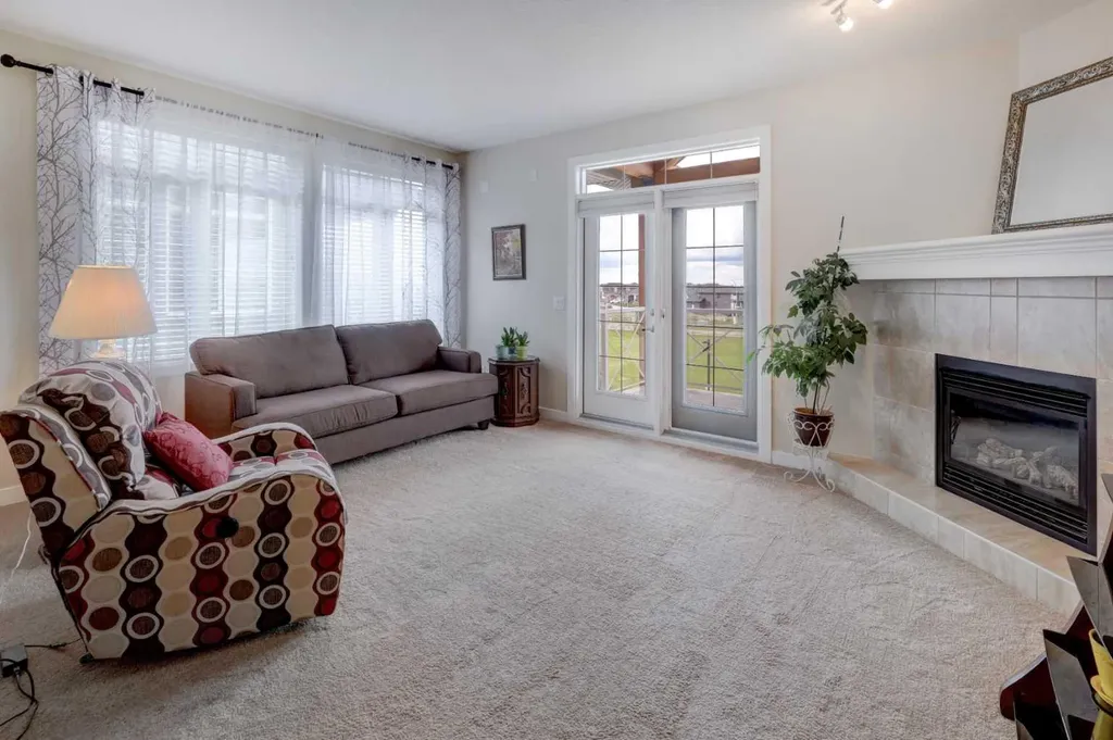 1005B Westmount Drive Strathmore AB T1P 0C3