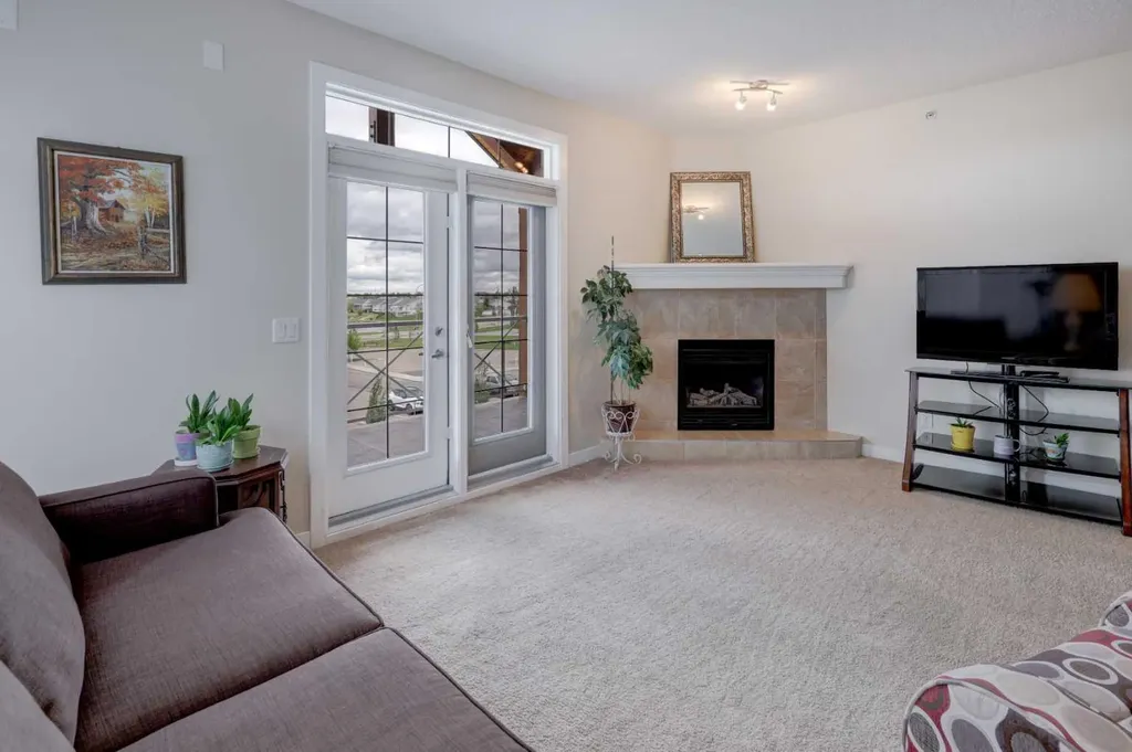 1005B Westmount Drive Strathmore AB T1P 0C3