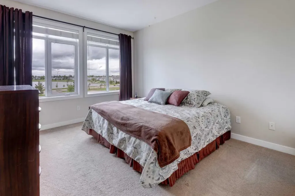 1005B Westmount Drive Strathmore AB T1P 0C3