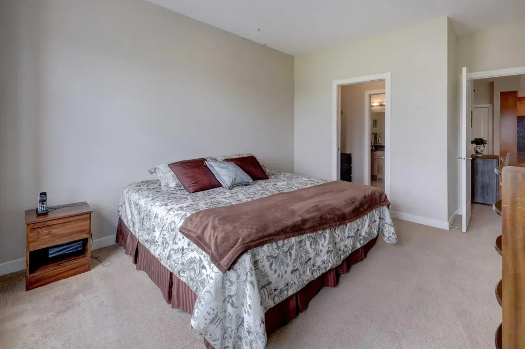 1005B Westmount Drive Strathmore AB T1P 0C3
