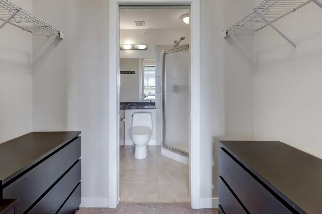 1005B Westmount Drive Strathmore AB T1P 0C3