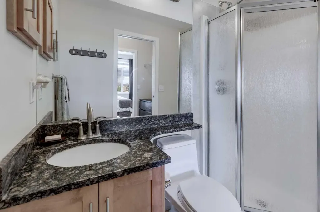 1005B Westmount Drive Strathmore AB T1P 0C3
