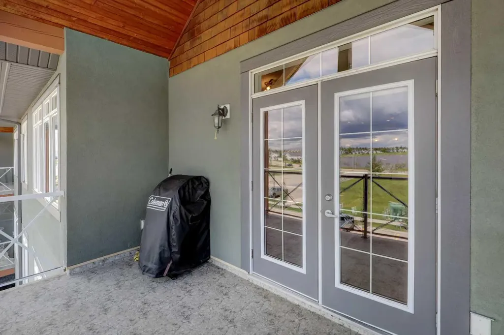 1005B Westmount Drive Strathmore AB T1P 0C3