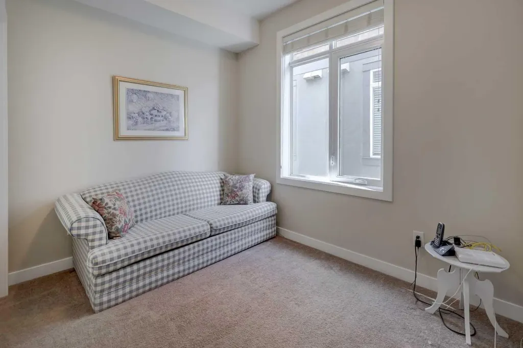 1005B Westmount Drive Strathmore AB T1P 0C3