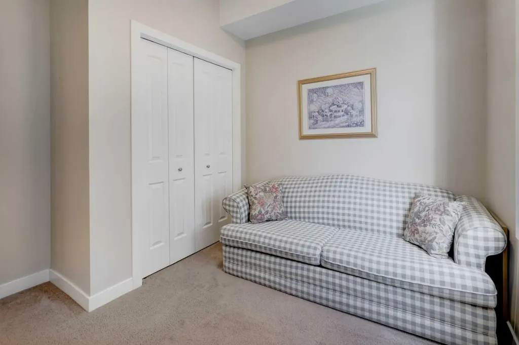 1005B Westmount Drive Strathmore AB T1P 0C3