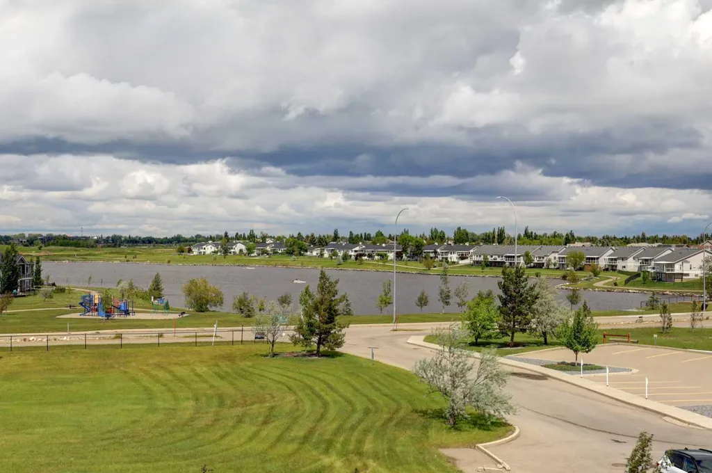 1005B Westmount Drive Strathmore AB T1P 0C3