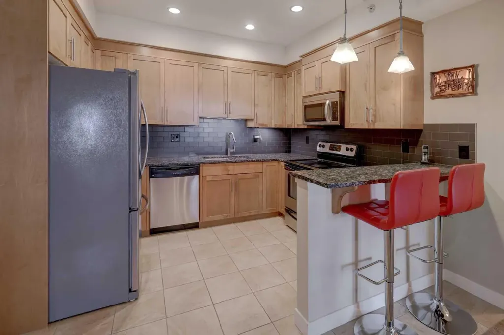 1005B Westmount Drive Strathmore AB T1P 0C3