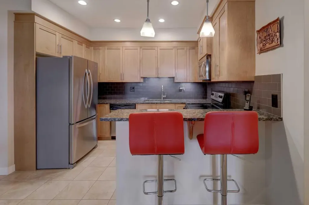 1005B Westmount Drive Strathmore AB T1P 0C3
