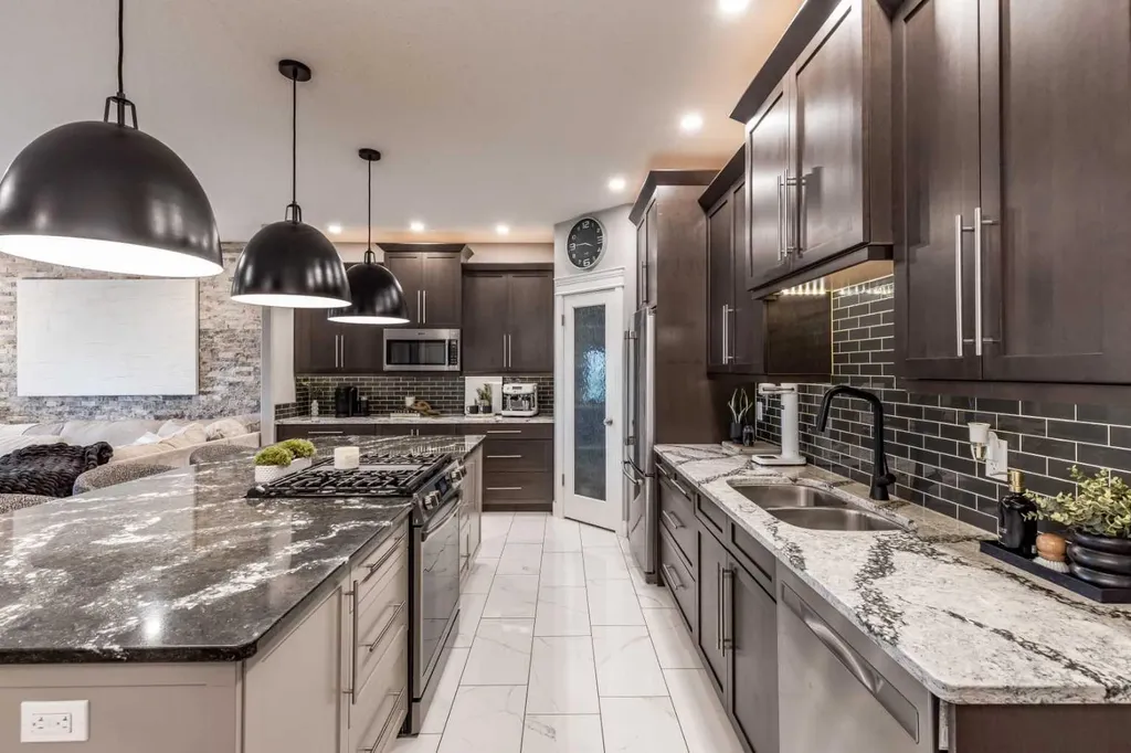 936 Maskell Place SE Redcliff AB T0J 2P0