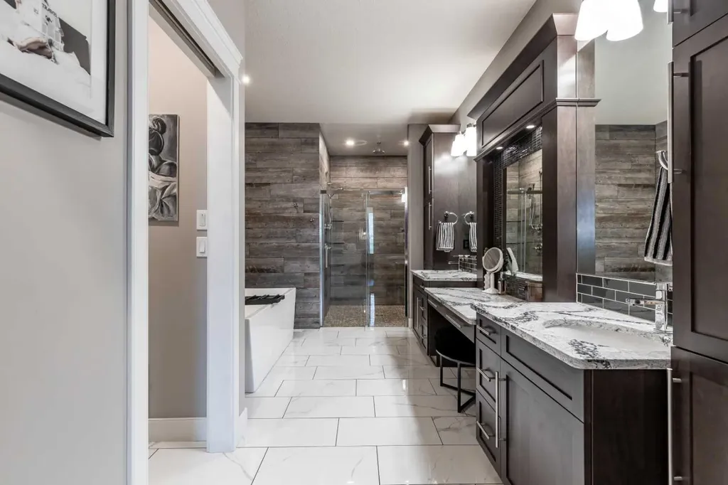 936 Maskell Place SE Redcliff AB T0J 2P0