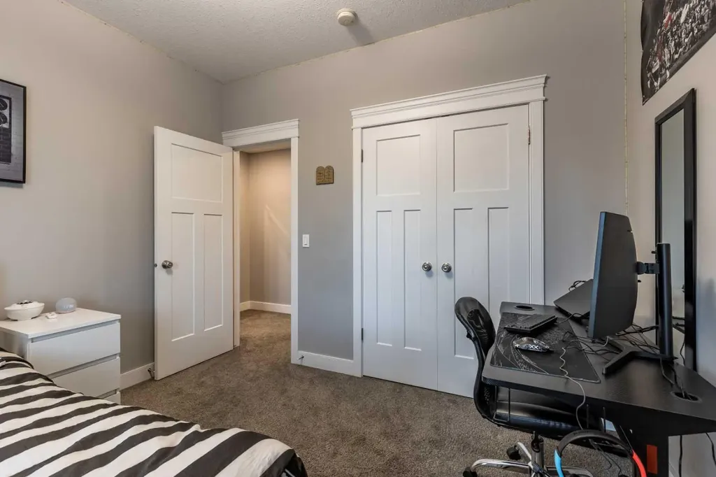 936 Maskell Place SE Redcliff AB T0J 2P0
