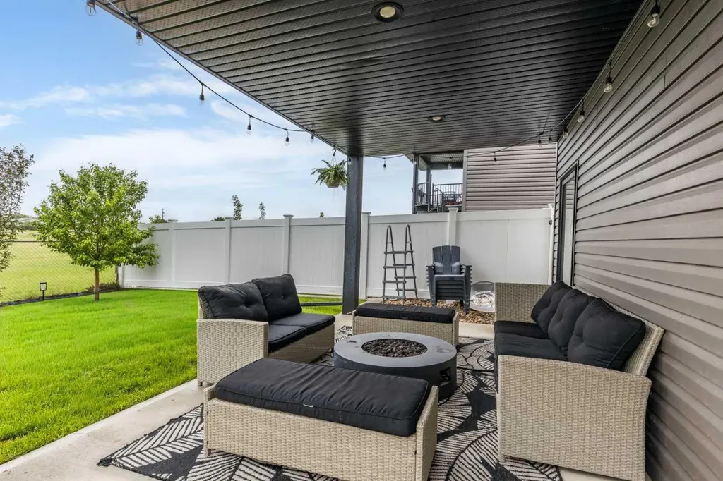 936 Maskell Place SE Redcliff AB T0J 2P0