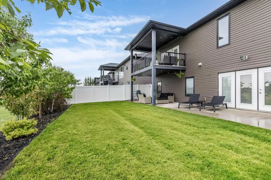 936 Maskell Place SE Redcliff AB T0J 2P0