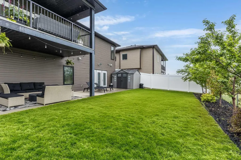 936 Maskell Place SE Redcliff AB T0J 2P0