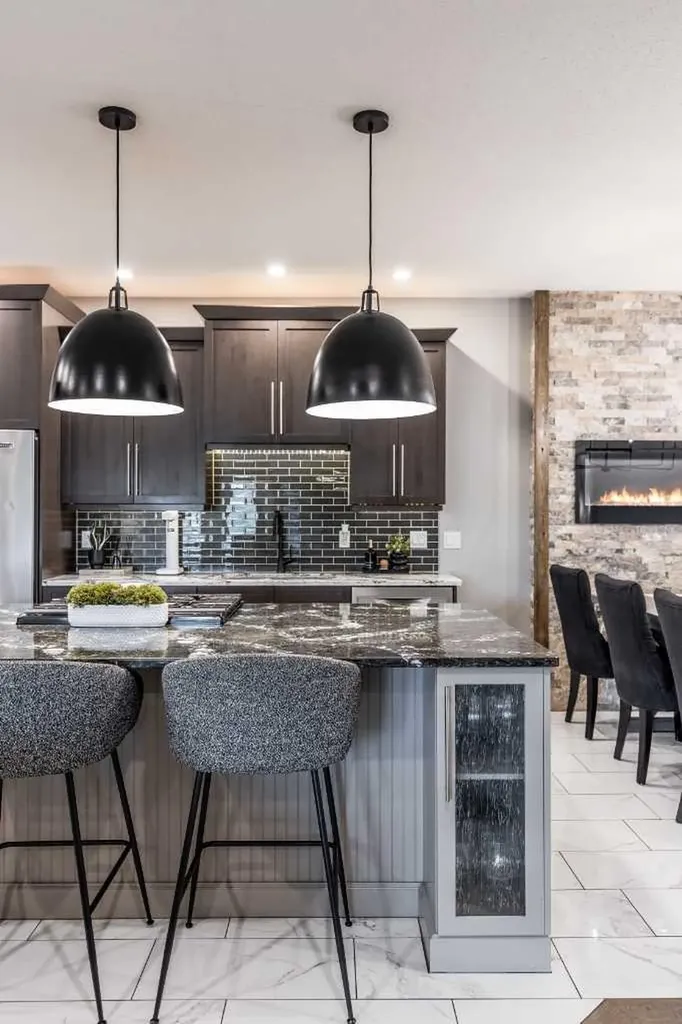 936 Maskell Place SE Redcliff AB T0J 2P0