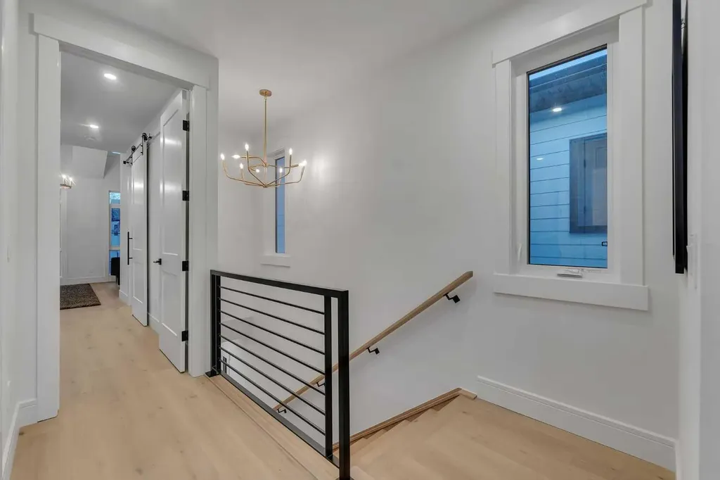 1729 19 Avenue NW Calgary AB T2M 1B4